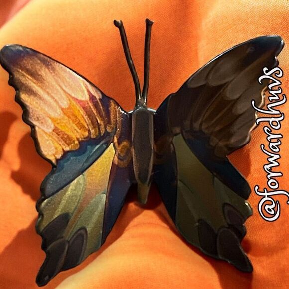 Vintage Butterfly Pin - Picture 4 of 9